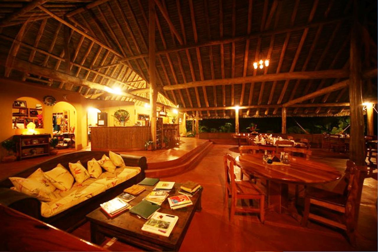 Luna Lodge Carate Exteriér fotografie
